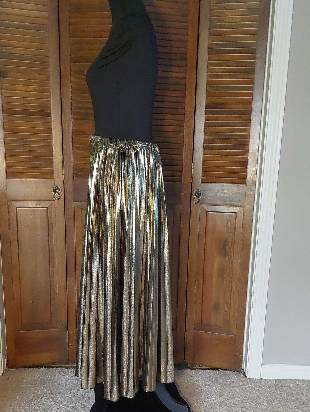 Gold Metallic Pleated Midi Skirt Sz 2x - Picture 3 of 9